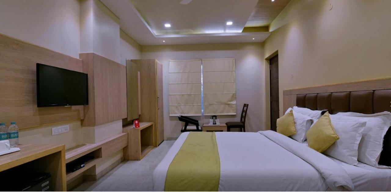 Hotel Rashika Palace ジャイプール エクステリア 写真