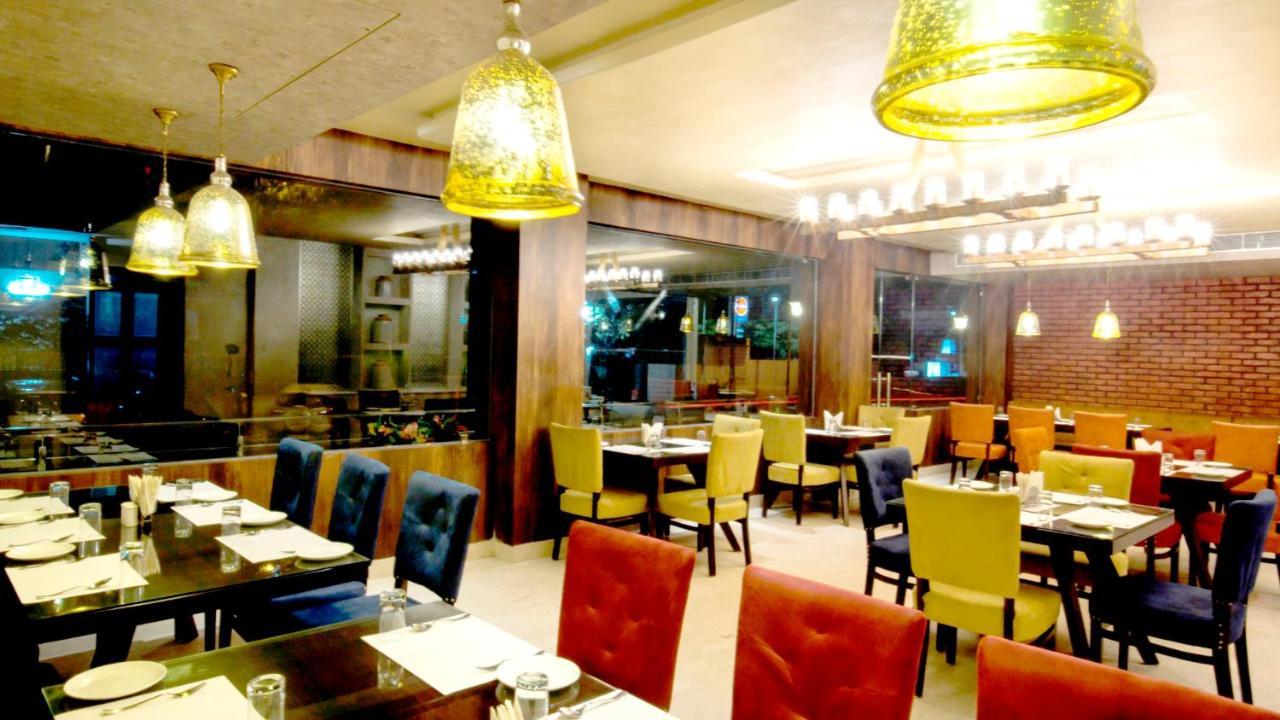 Hotel Rashika Palace ジャイプール エクステリア 写真