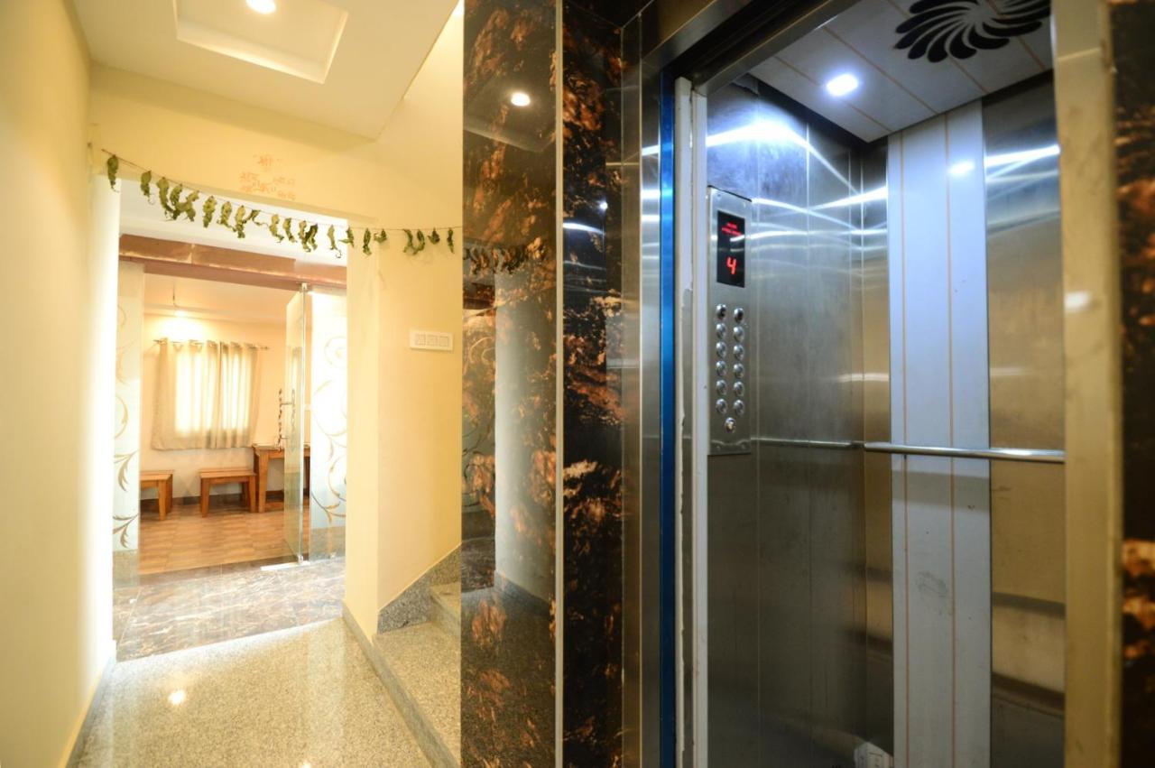 Hotel Rashika Palace ジャイプール エクステリア 写真